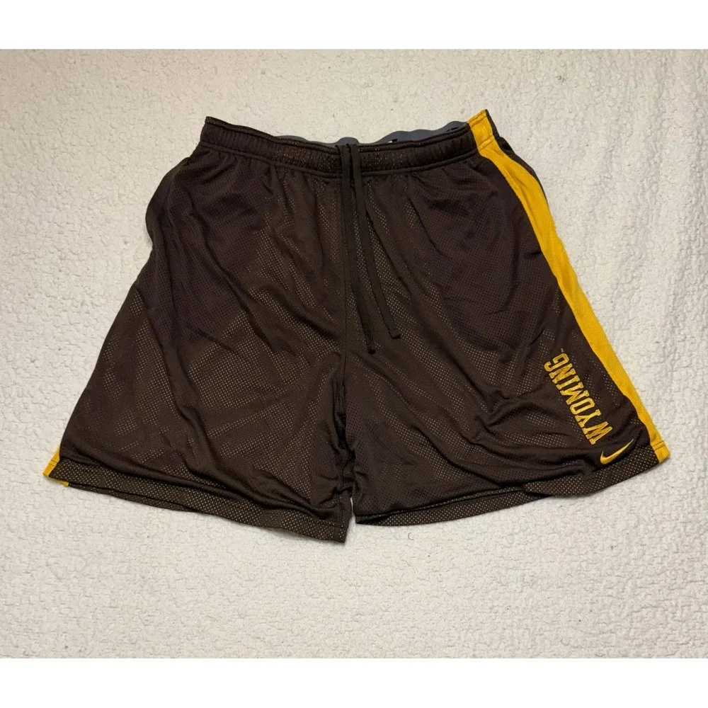 Nike Mens Wyoming Cowboys Shorts Size XXL Athletic Shorts Brown Dri-fit Solid
